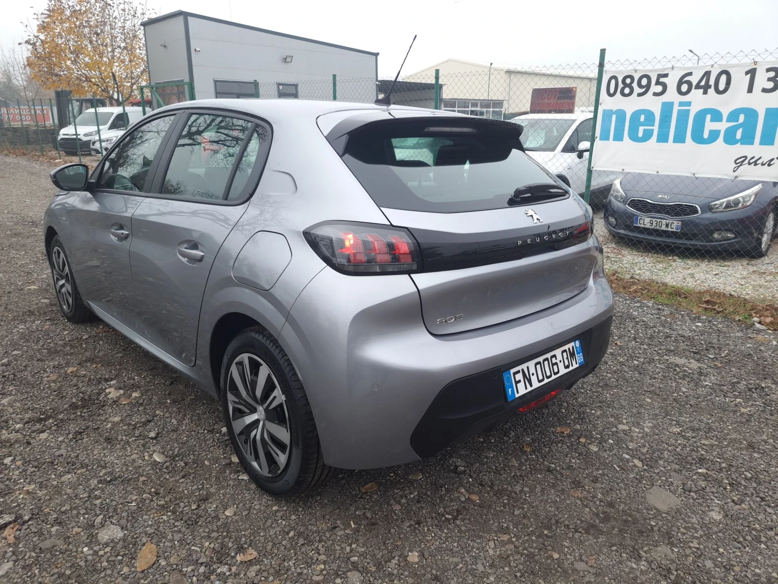 Peugeot 208 1.2 i - изображение 4