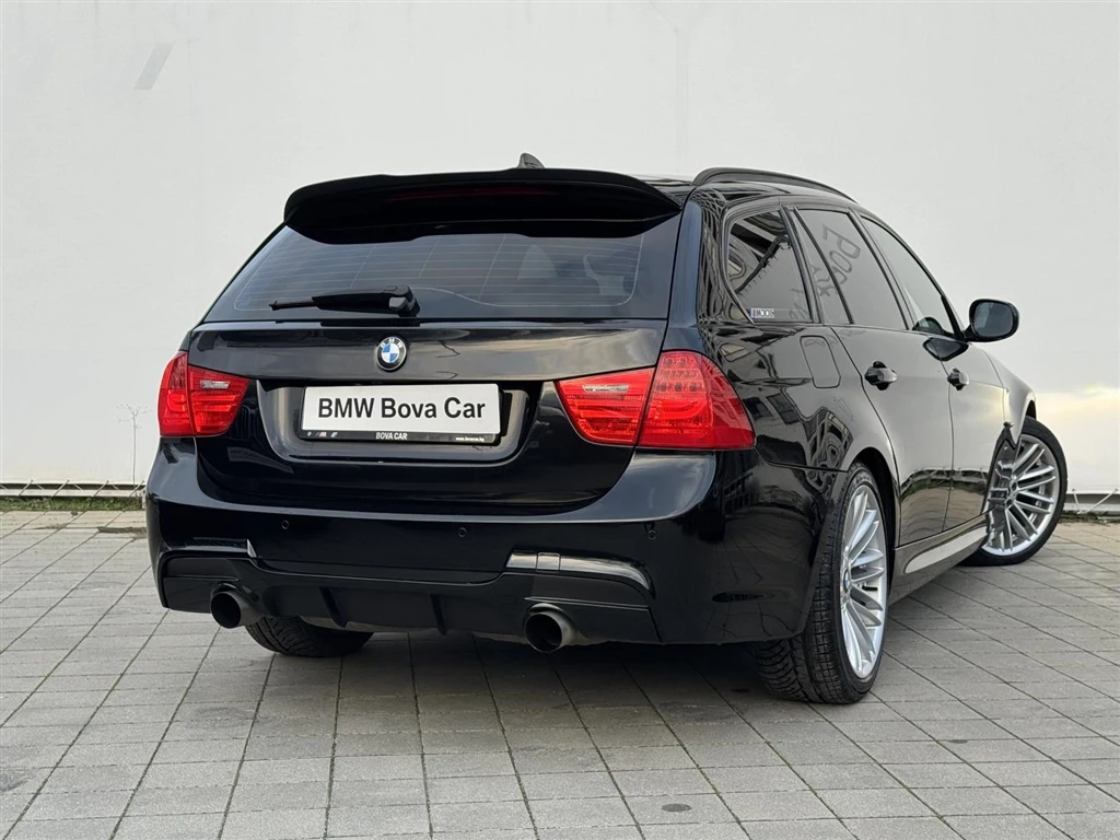 BMW 330 xDrive Touring - изображение 2