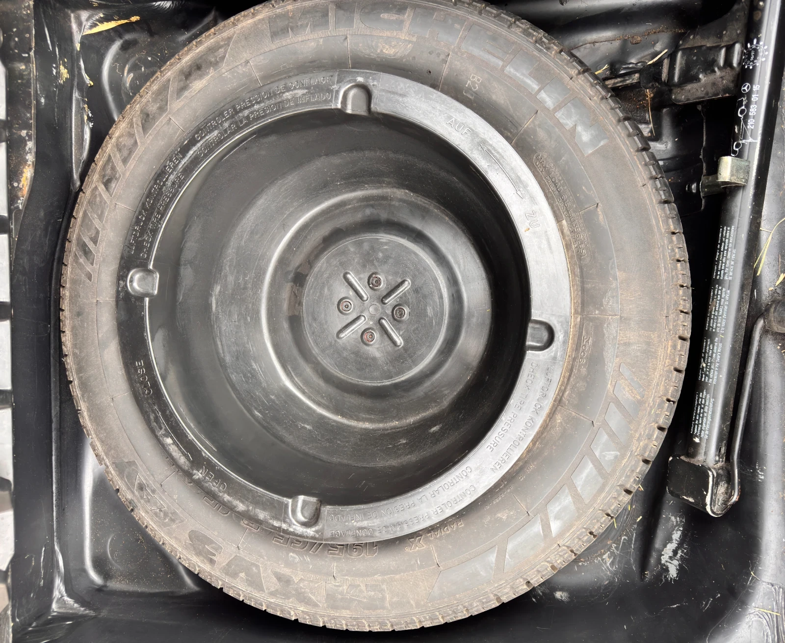 Mercedes-Benz 124 200 E, снимка 13 - Автомобили и джипове - 54097847