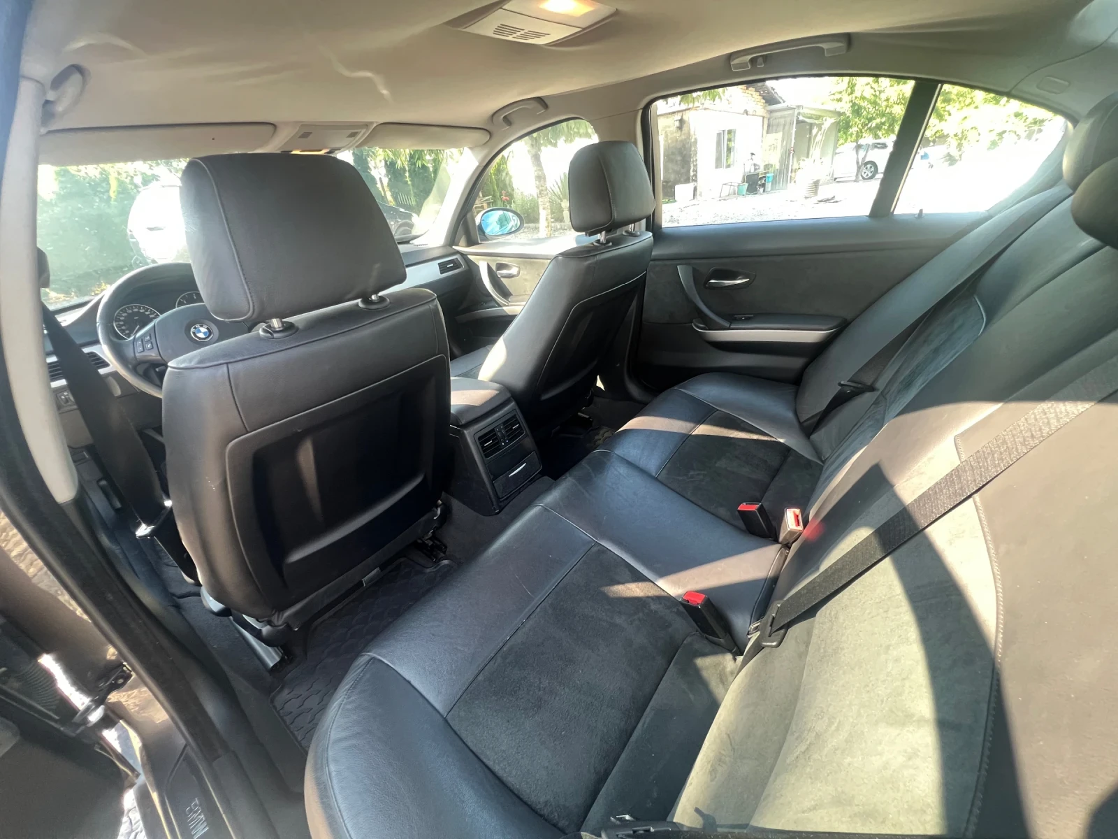 BMW 320 320d/163кс/6-Скорости/Седан, снимка 11 - Автомобили и джипове - 54139647