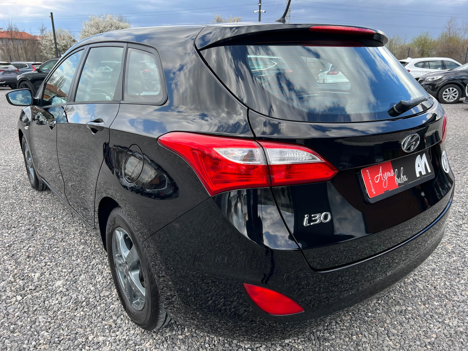 Hyundai I30 1.4i Серв. история/119277км./LED/Фейслифт/, снимка 3 - Автомобили и джипове - 54153997