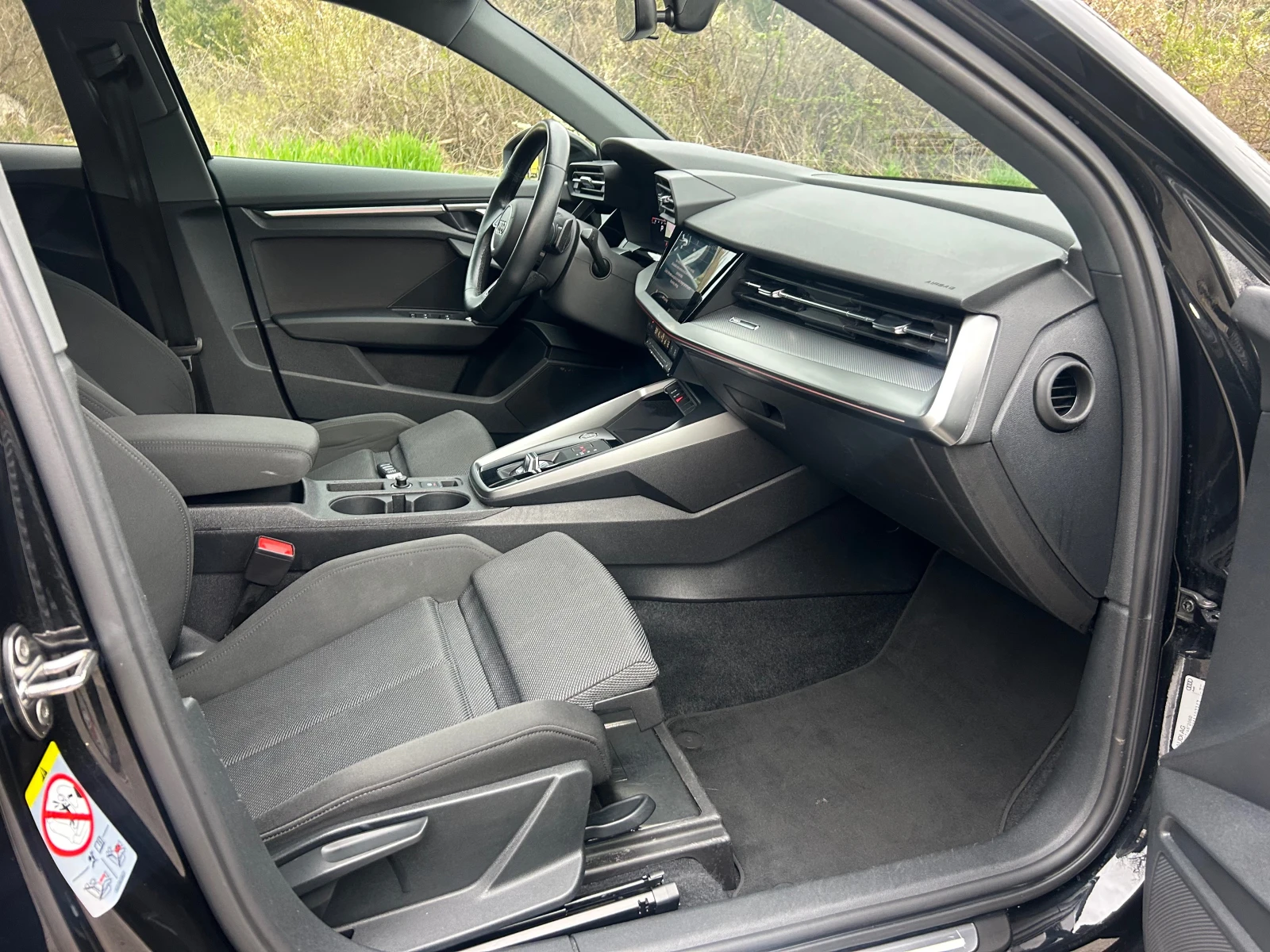 Audi A3 СЕДАН* ДИСТРОНИК* ПОДГРЕВ* RECARO* АМБИЕНТНО* * , снимка 7 - Автомобили и джипове - 54207877