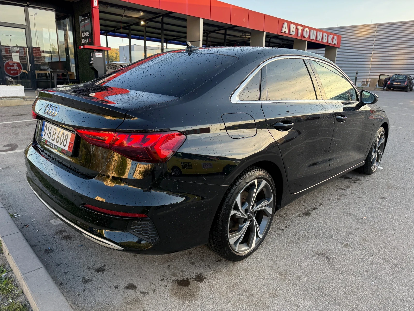 Audi A3 СЕДАН* ДИСТРОНИК* ПОДГРЕВ* RECARO* АМБИЕНТНО* * , снимка 4 - Автомобили и джипове - 54207877