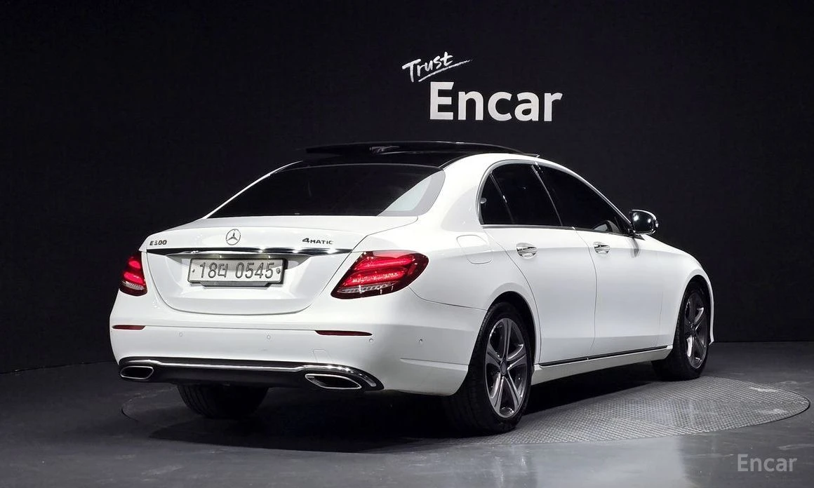 Mercedes-Benz E 300, снимка 2 - Автомобили и джипове - 54367368