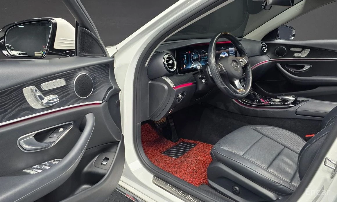 Mercedes-Benz E 300, снимка 11 - Автомобили и джипове - 54367368