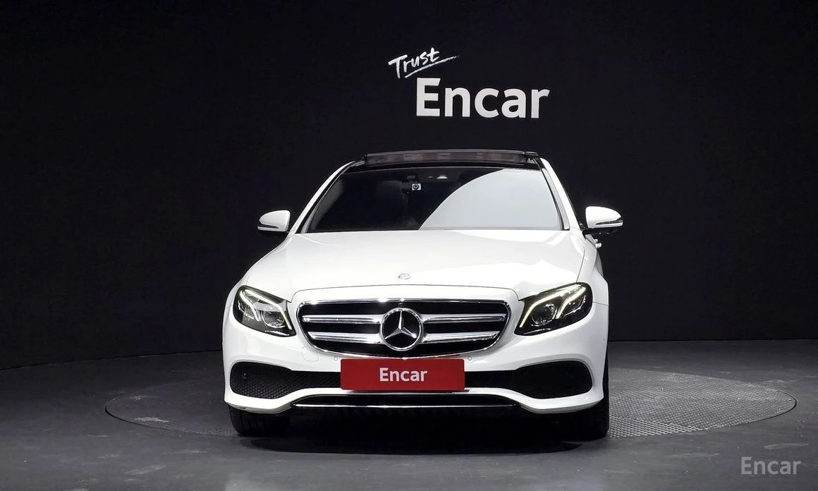 Mercedes-Benz E 300, снимка 3 - Автомобили и джипове - 54367368