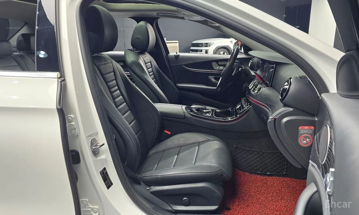 Mercedes-Benz E 300, снимка 10 - Автомобили и джипове - 54367368