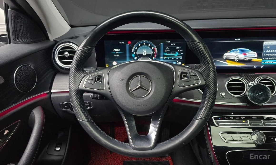 Mercedes-Benz E 300, снимка 13 - Автомобили и джипове - 54367368