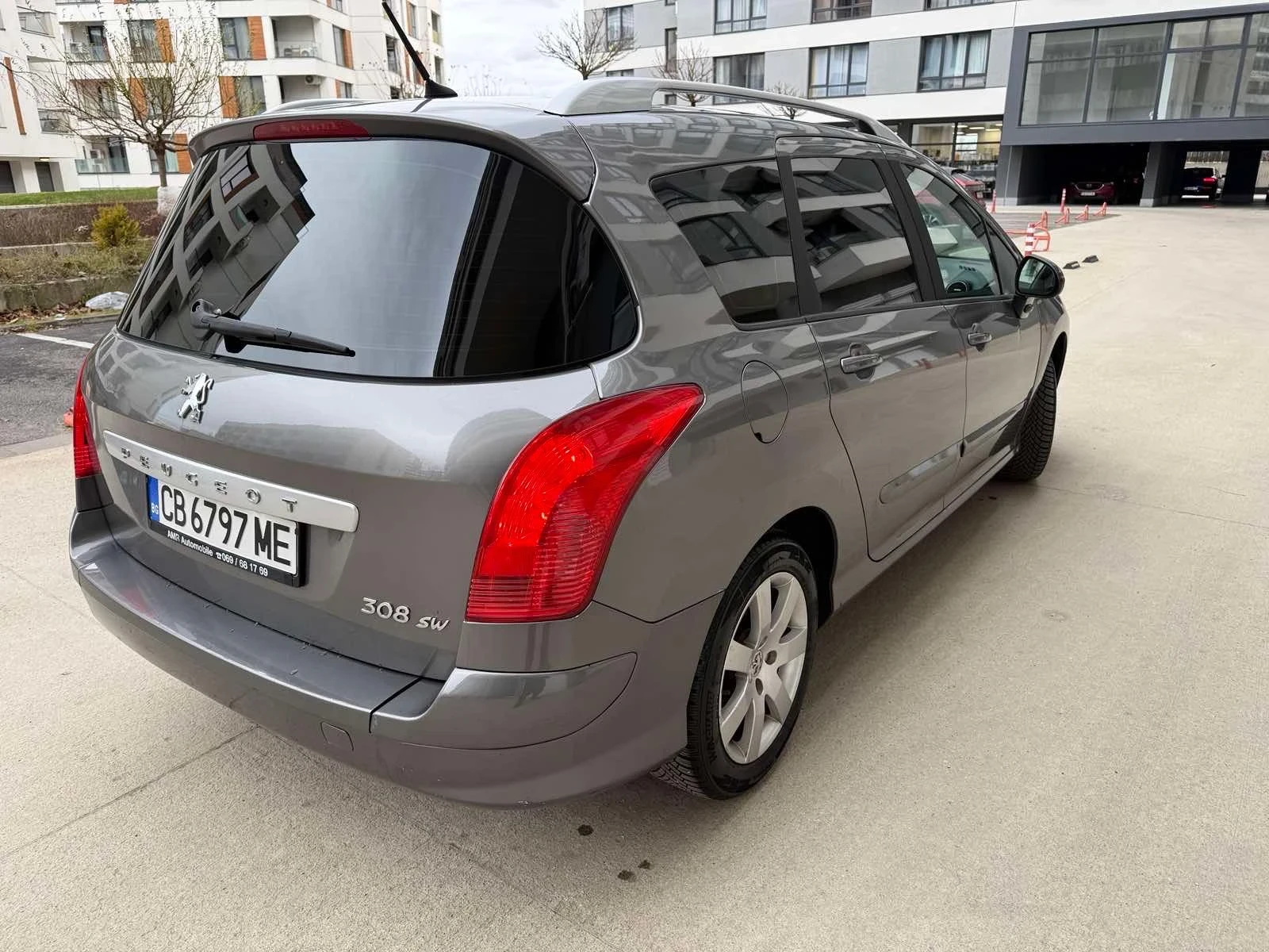 Peugeot 308 SW 1.6HDI 109кс* 6ск* НАВИ* ПАНОРАМА* ОБСЛУЖЕНА* *, снимка 7 - Автомобили и джипове - 54698362
