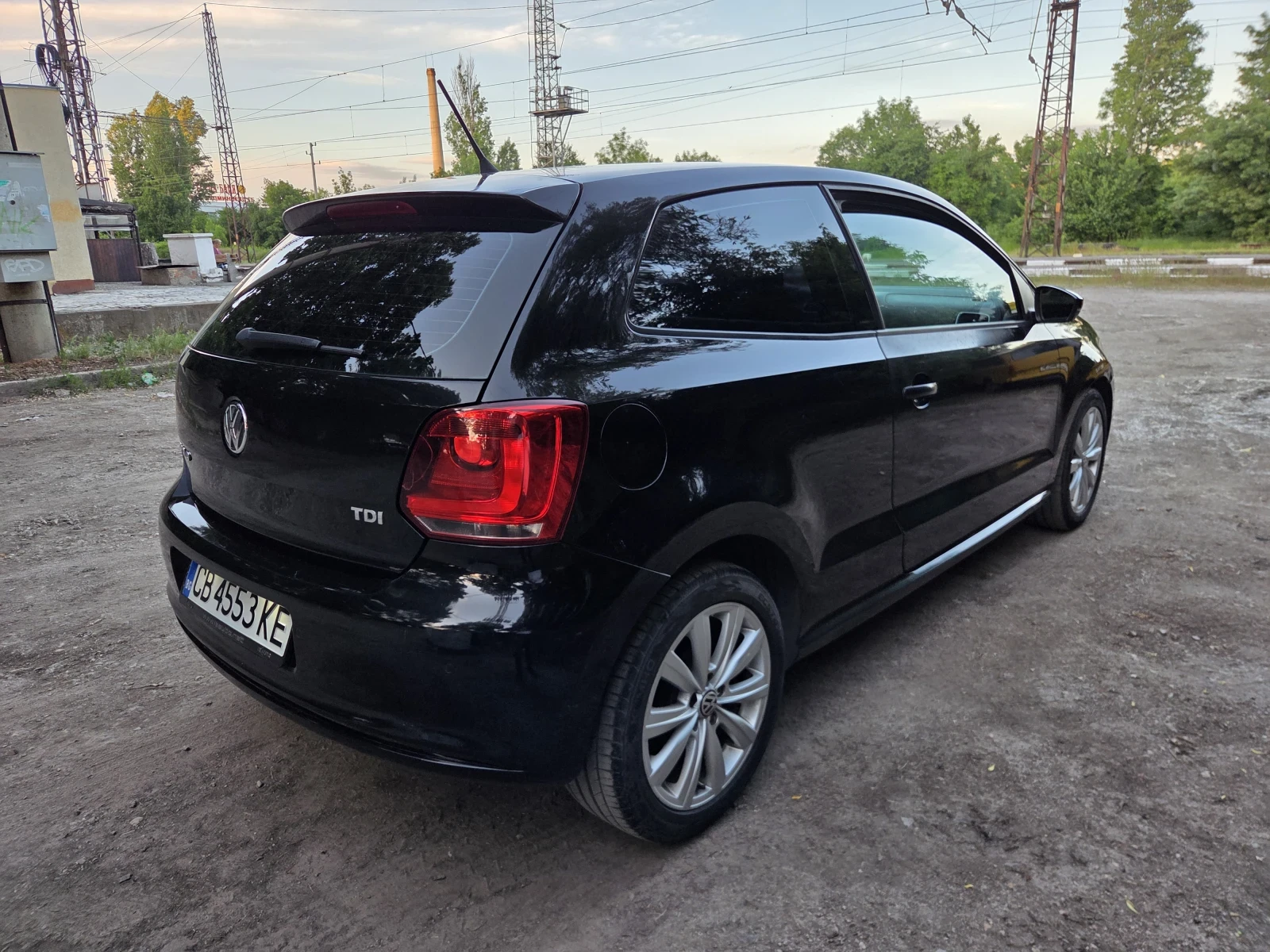 VW Polo 1.6 TDI дизел, снимка 6 - Автомобили и джипове - 54781675