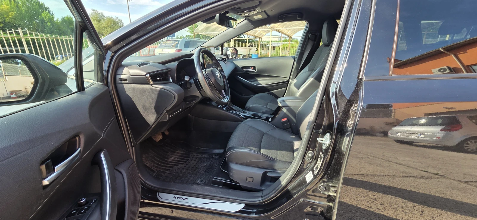 Toyota Corolla 2.0 Hybrid, снимка 9 - Автомобили и джипове - 55400920