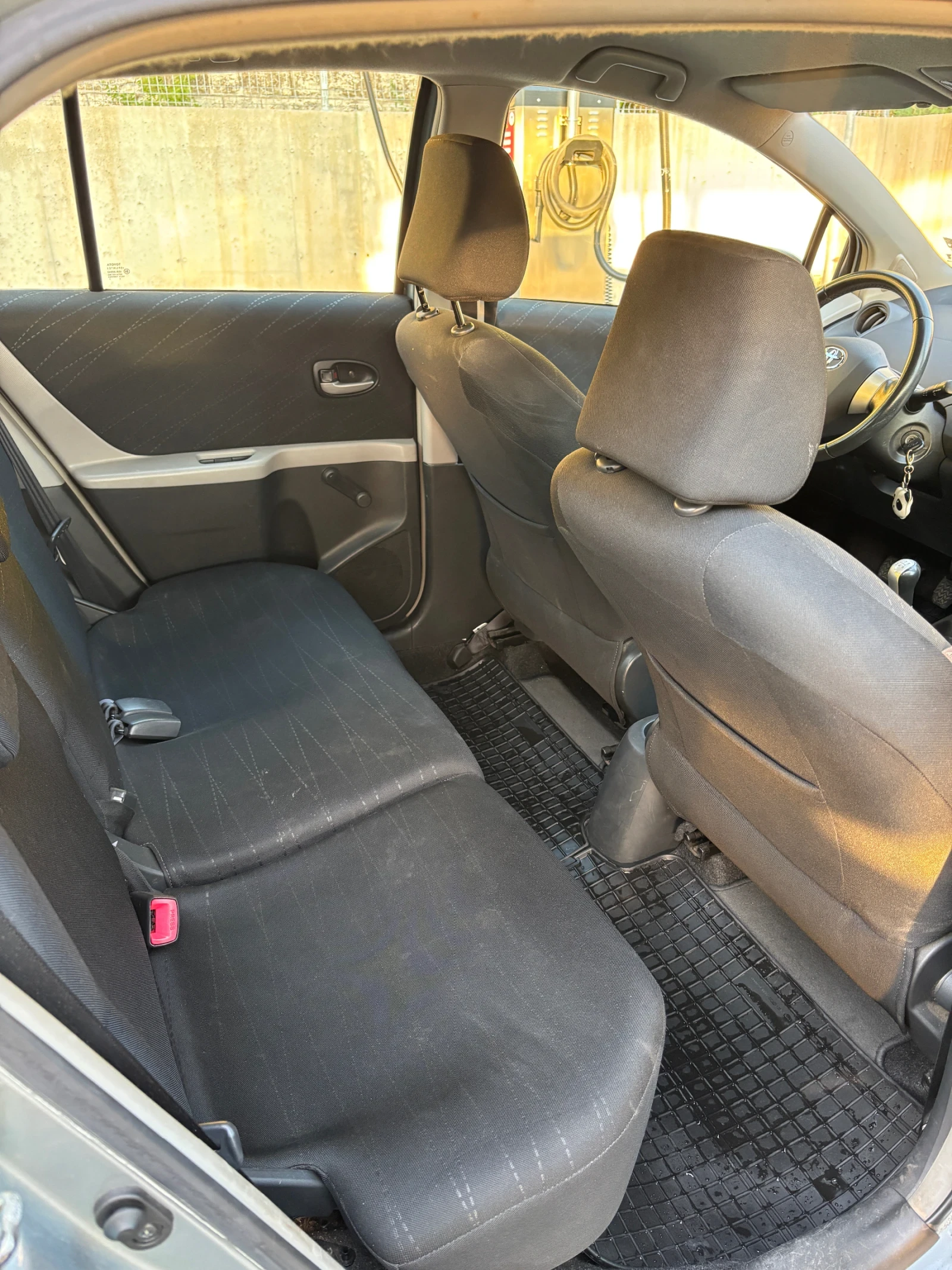 Toyota Yaris 1.3 | Mobile.bg � ����������� 13