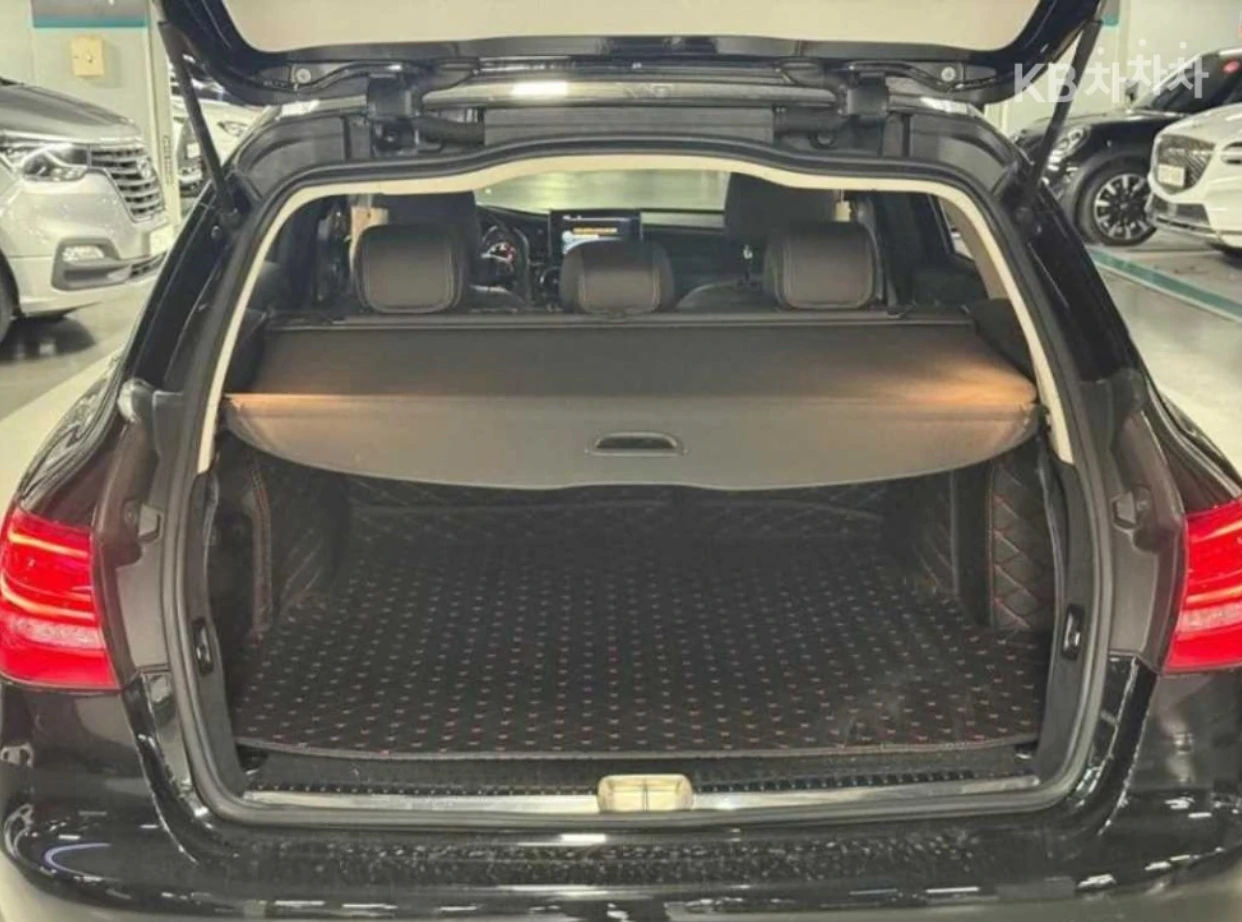 Mercedes-Benz C 220 C220D | 4D BURMESTER | PANO | , снимка 6 - Автомобили и джипове - 55980764