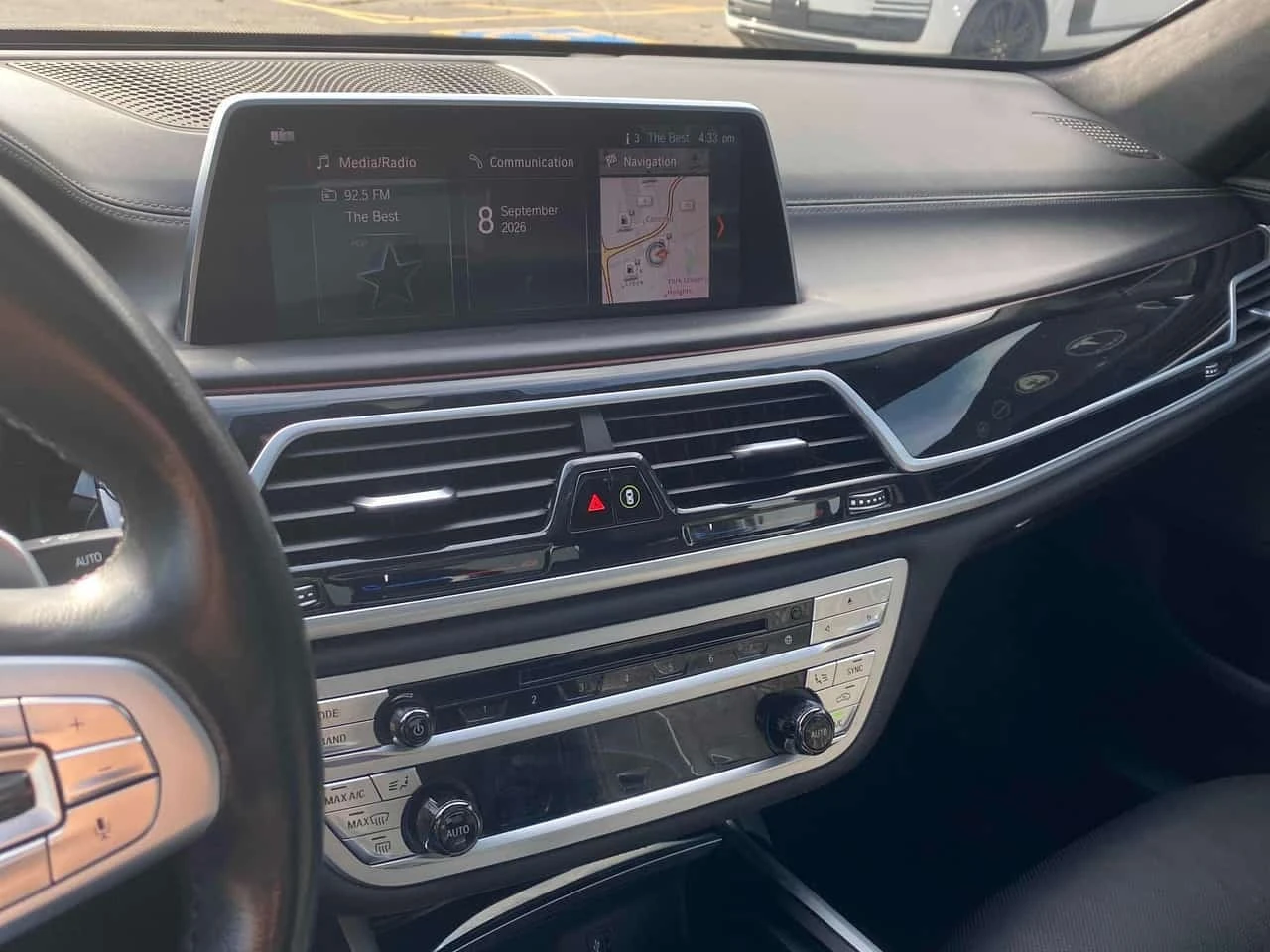 BMW 750 i xDrive /H&K/ Масажи / Carfax / Автокредит , снимка 9 - Автомобили и джипове - 56243963