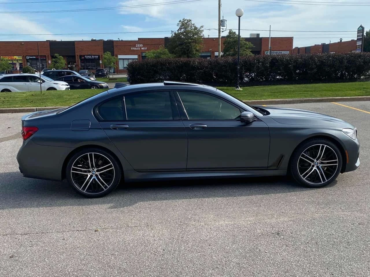 BMW 750 i xDrive /H&K/ Масажи / Carfax / Автокредит , снимка 3 - Автомобили и джипове - 56243963