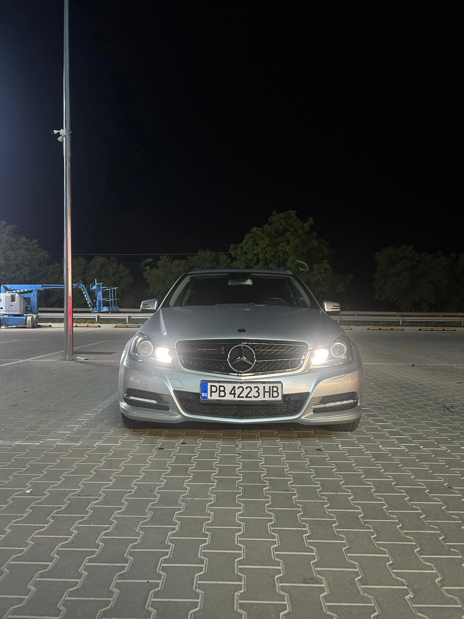 Mercedes-Benz C 220, снимка 2 - Автомобили и джипове - 56603119