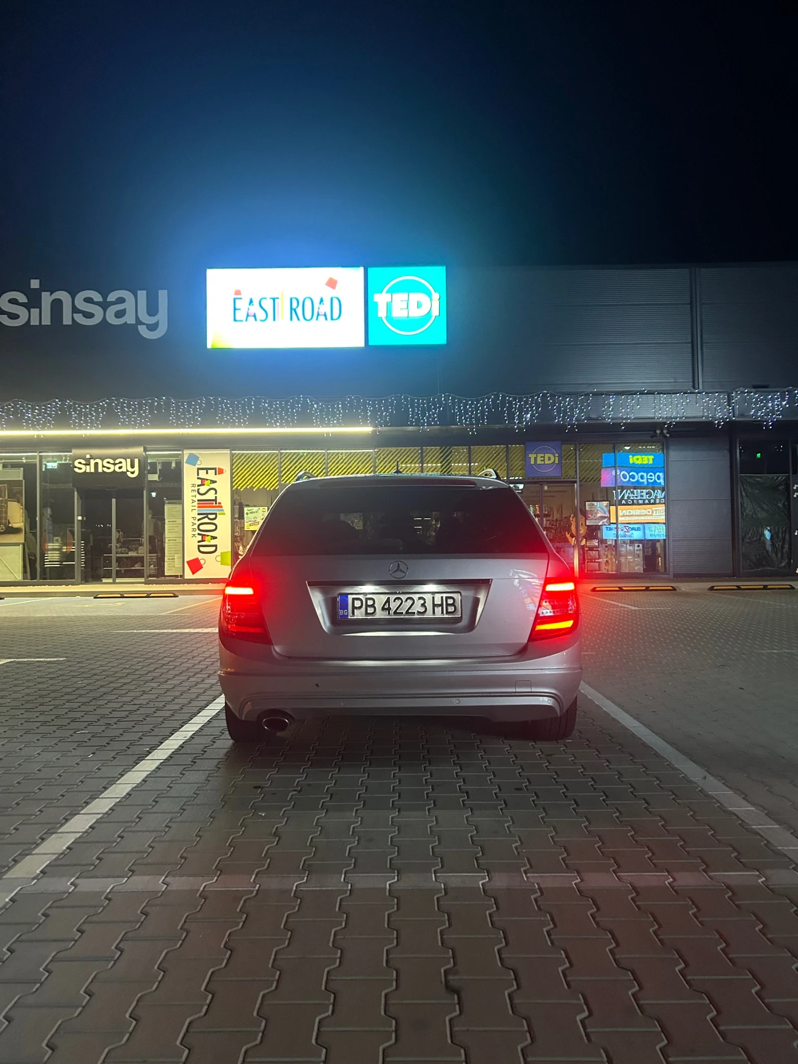 Mercedes-Benz C 220, снимка 6 - Автомобили и джипове - 56603119