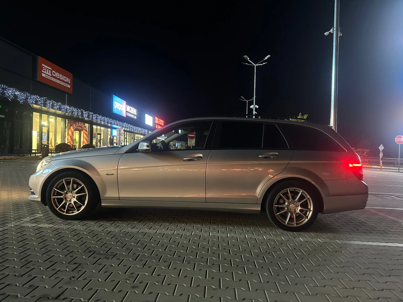 Mercedes-Benz C 220, снимка 9 - Автомобили и джипове - 56603119
