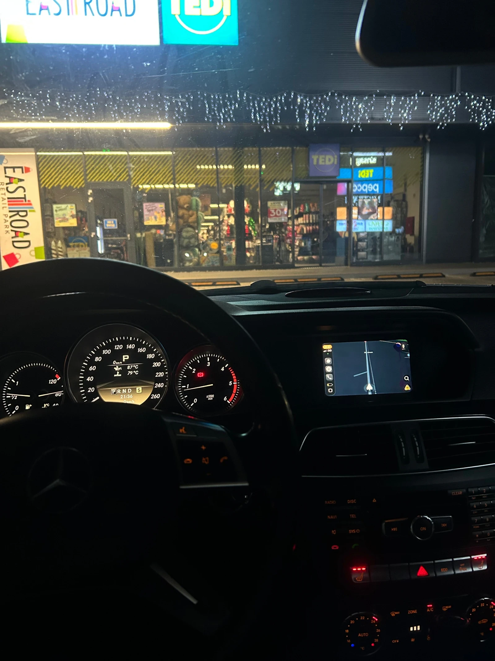 Mercedes-Benz C 220, снимка 10 - Автомобили и джипове - 56603119