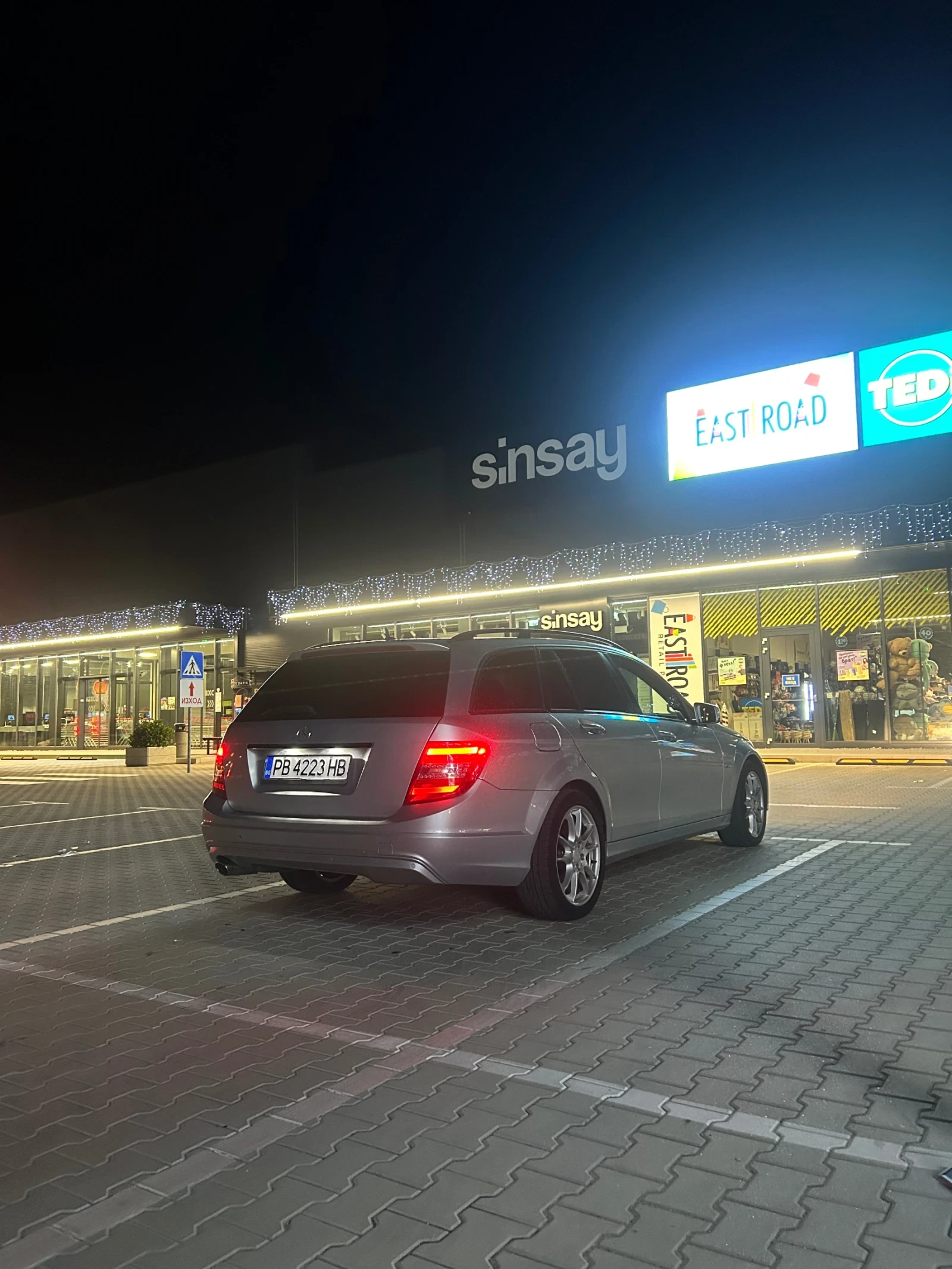 Mercedes-Benz C 220, снимка 5 - Автомобили и джипове - 56603119