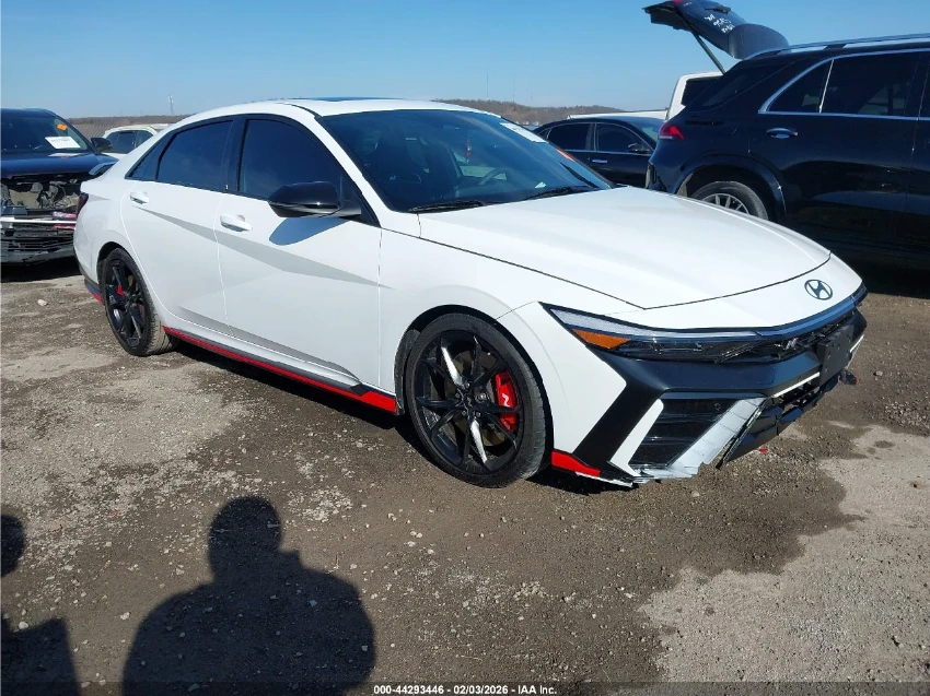 Hyundai Elantra N - BOSE - DISTRONIC - ALCANTARA - ПОДГРЕВИ