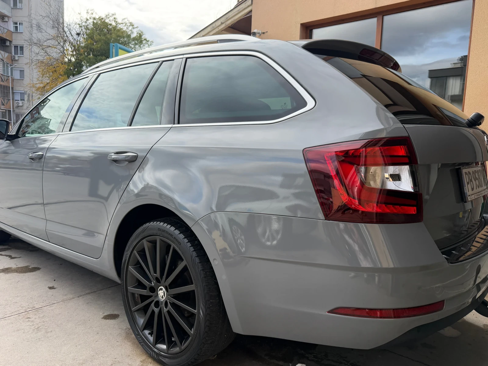 Skoda Octavia 1.6 TDI Автоматик , снимка 5 - Автомобили и джипове - 56719161