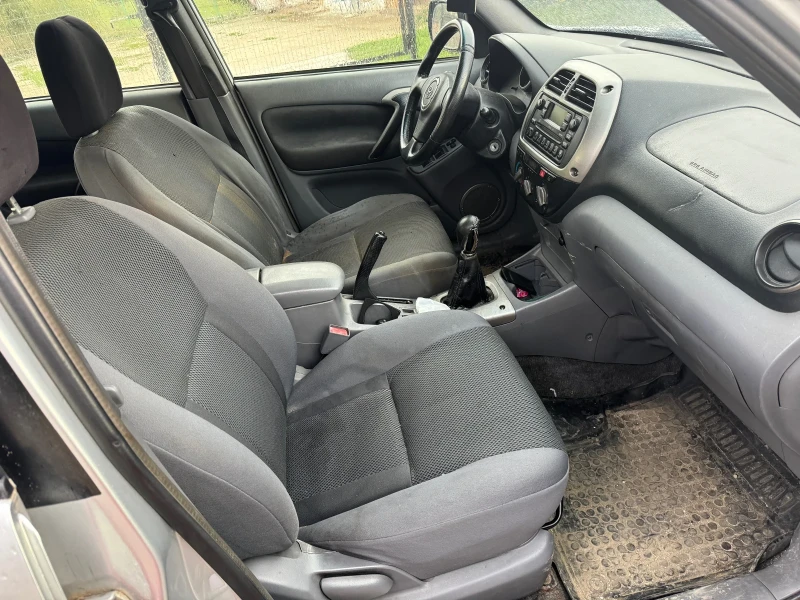 Toyota Rav4 2.0d4d, снимка 6 - Автомобили и джипове - 47181412