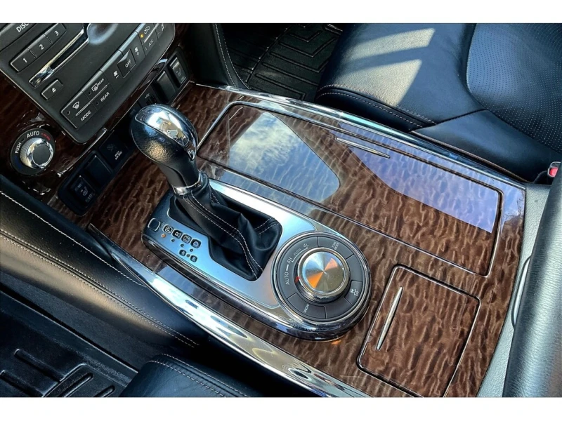 Nissan Armada SL V8 * * CARFAX * * АВТО КРЕДИТ * * , снимка 9 - Автомобили и джипове - 53137076