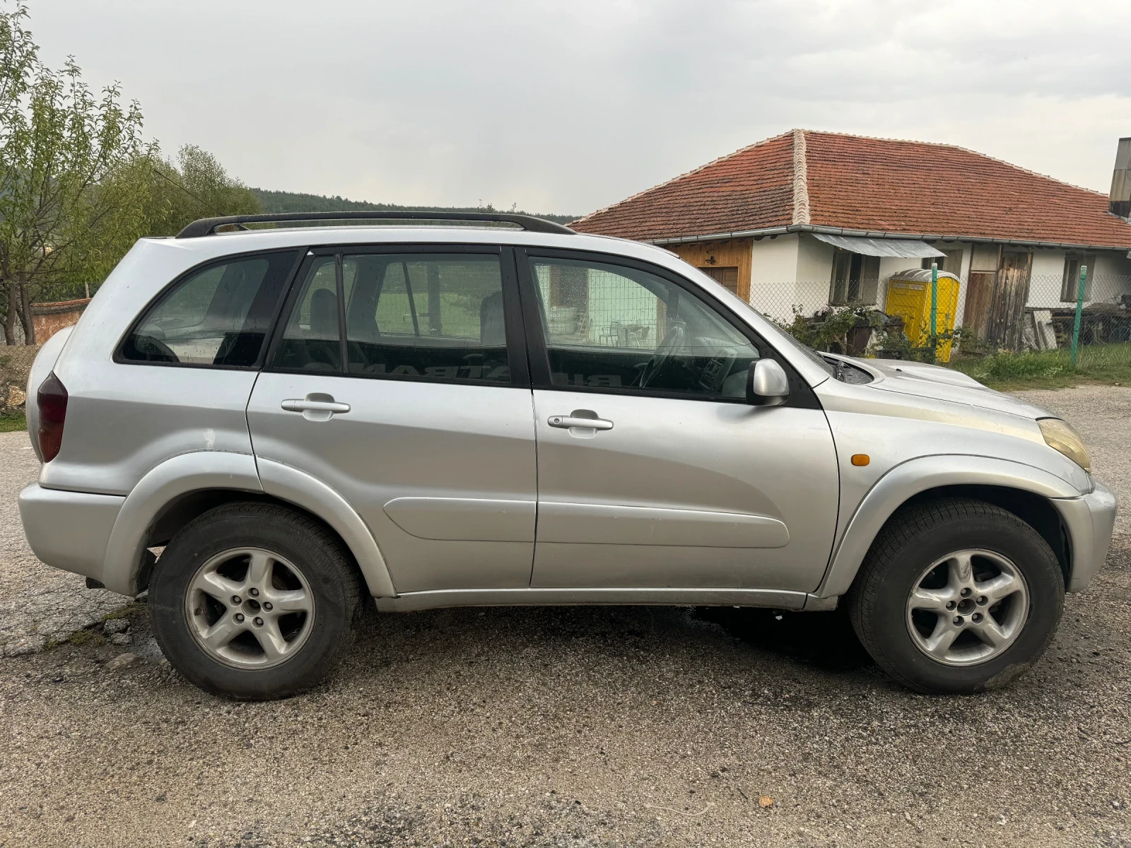 Toyota Rav4 2.0d4d - изображение 2