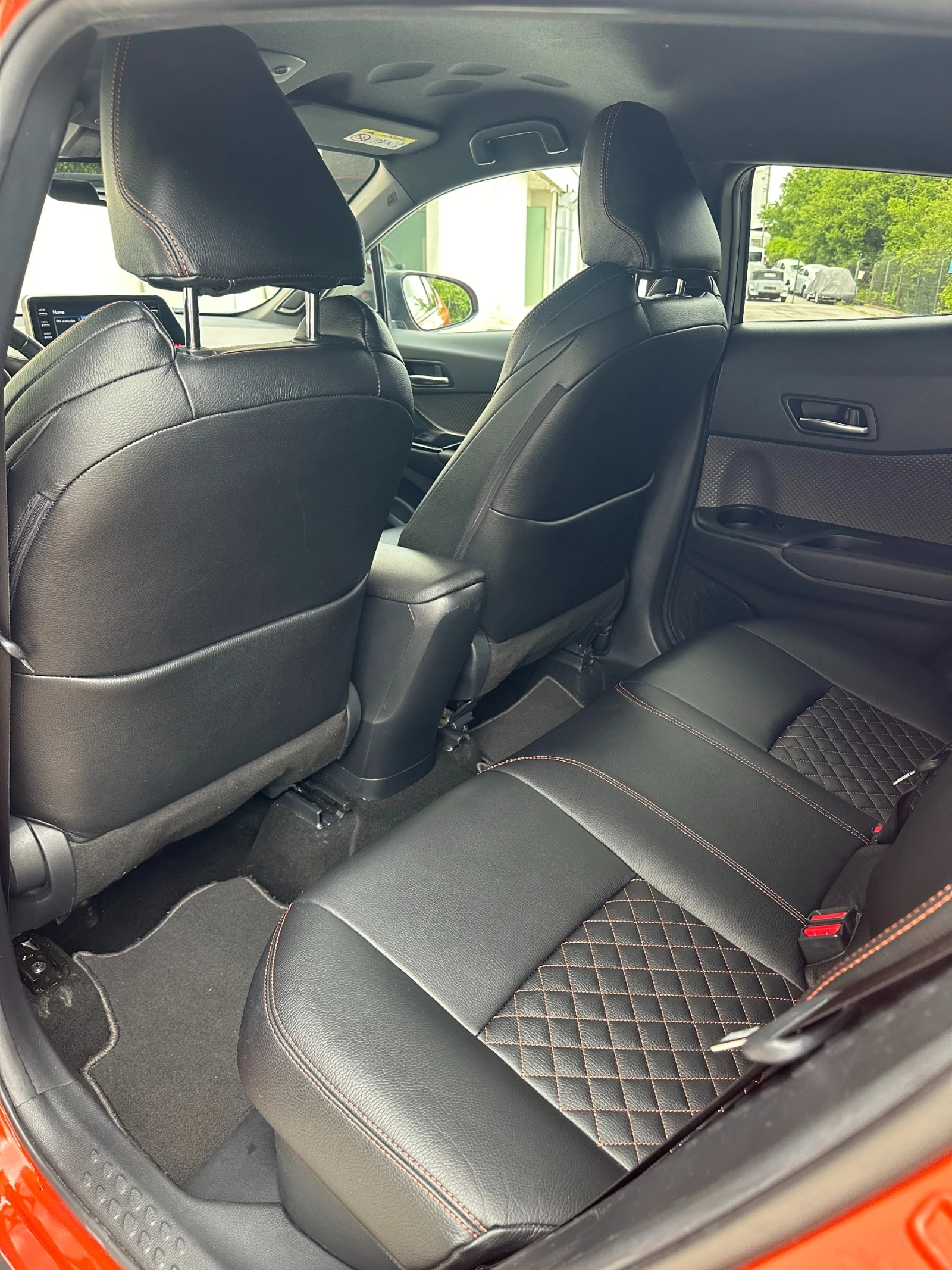 Toyota C-HR 2.0 Hybrid e-CVT Facelift в ГАРАНЦИЯ - изображение 6