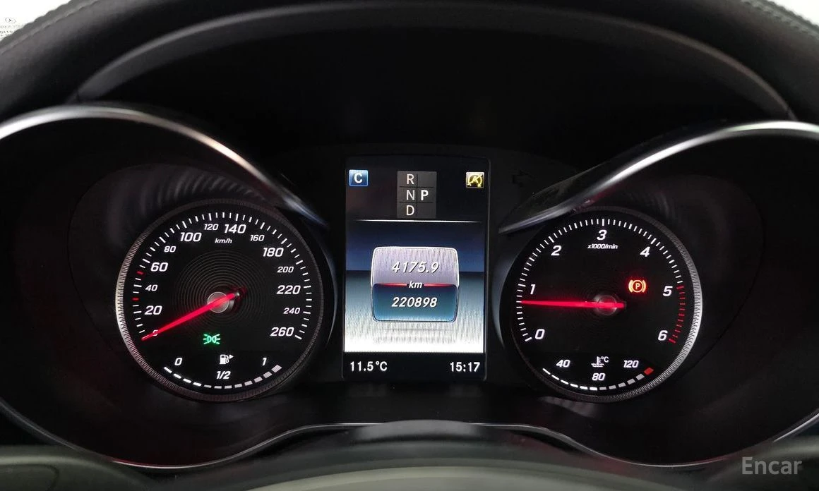 Mercedes-Benz GLC 220  - изображение 8