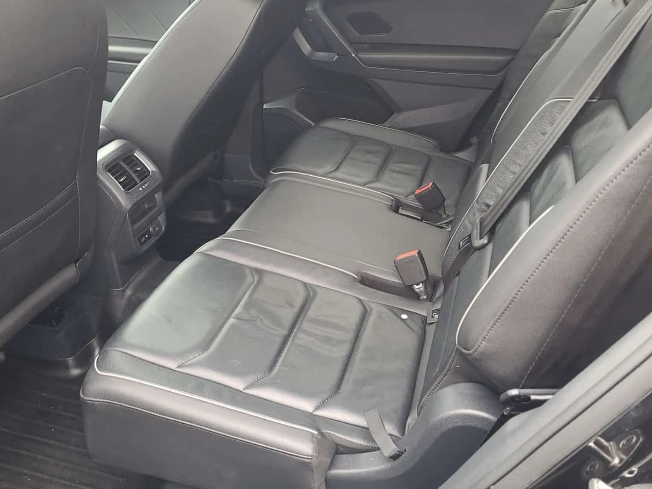 VW Tiguan Highline /CARFAX/ НАВИ/ПОДГРЕВ/КОЖА/4Х4/, снимка 13 - Автомобили и джипове - 53774808