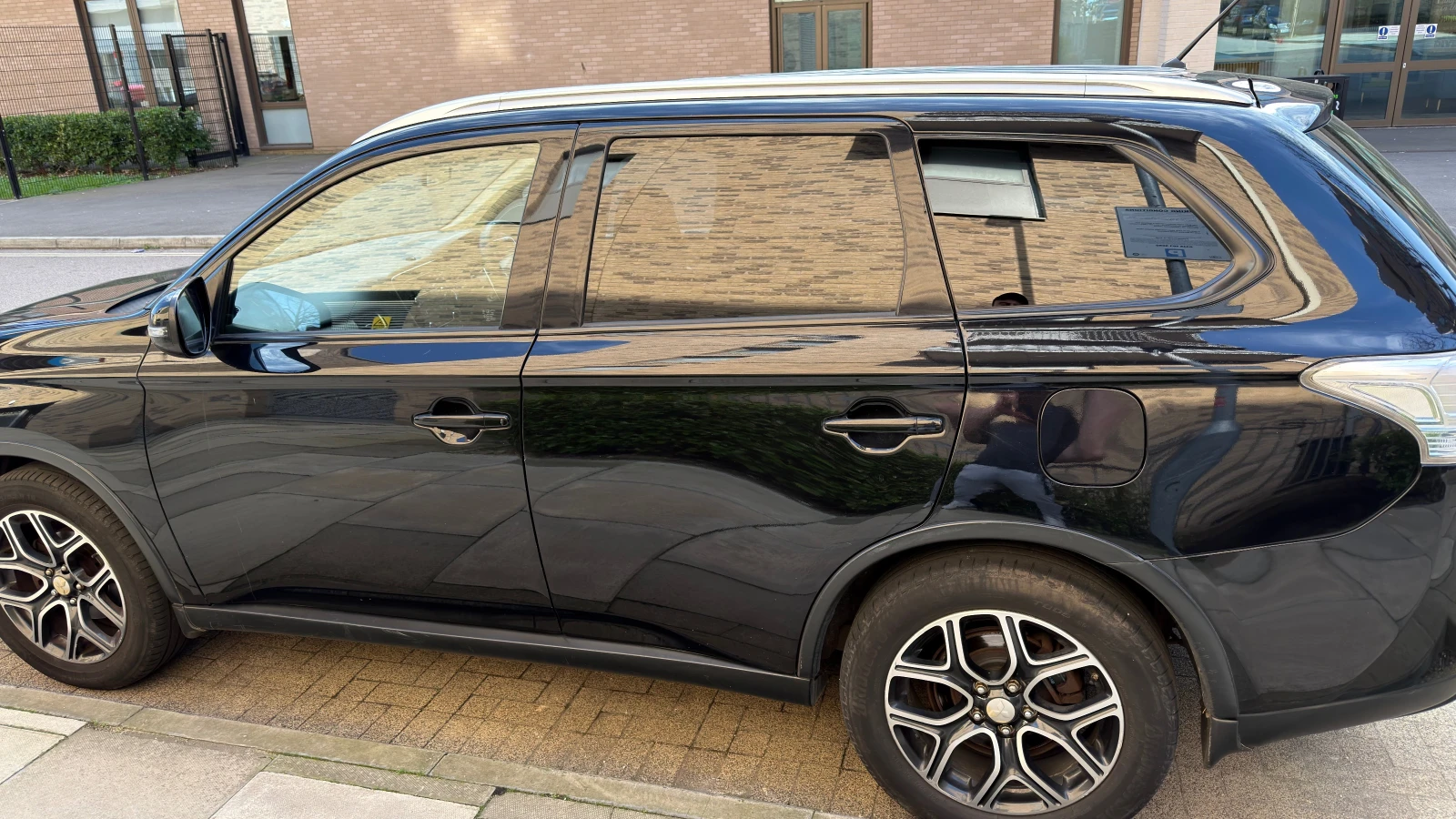 Mitsubishi Outlander GX3 DI-D AUTO - изображение 3