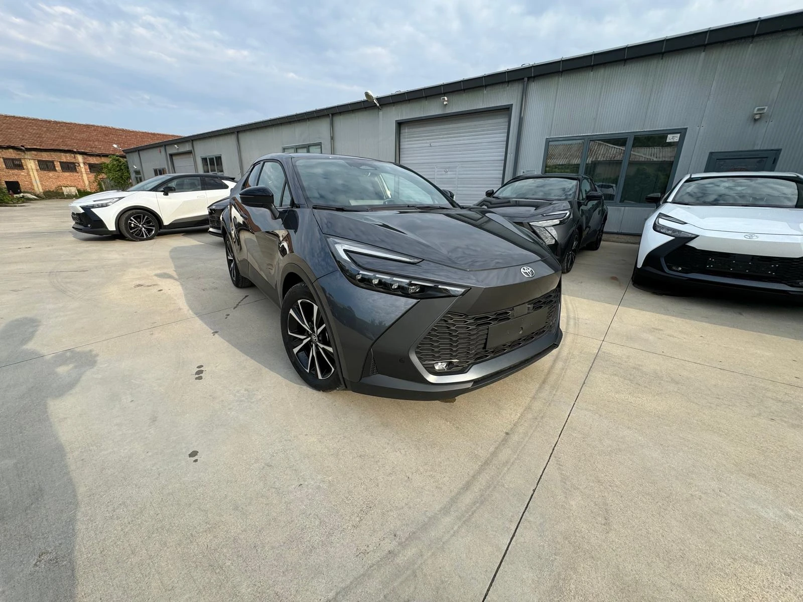 Toyota C-HR HYBRID 1.8