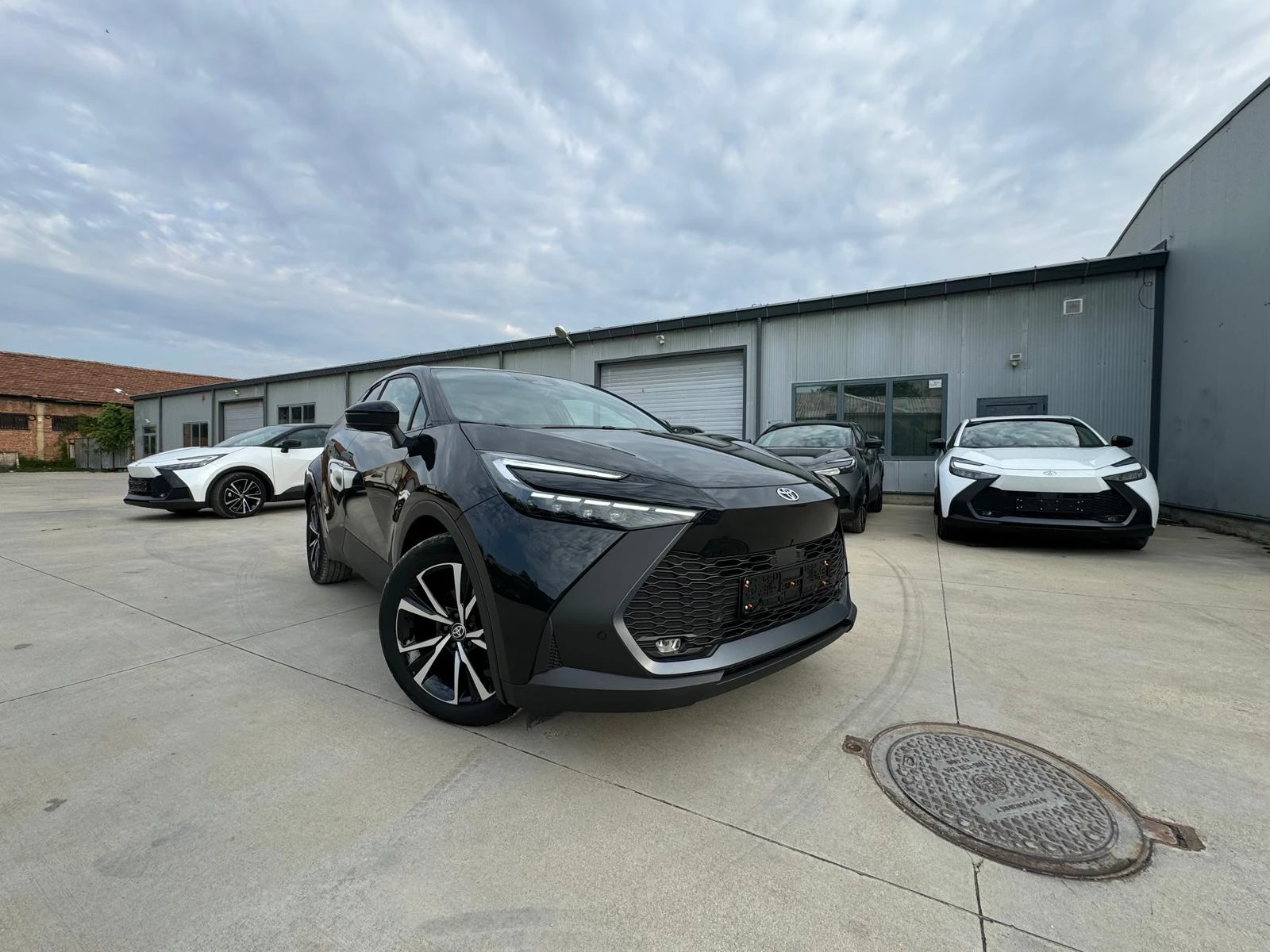 Toyota C-HR HYBRID 1.8, снимка 11 - Автомобили и джипове - 54821612