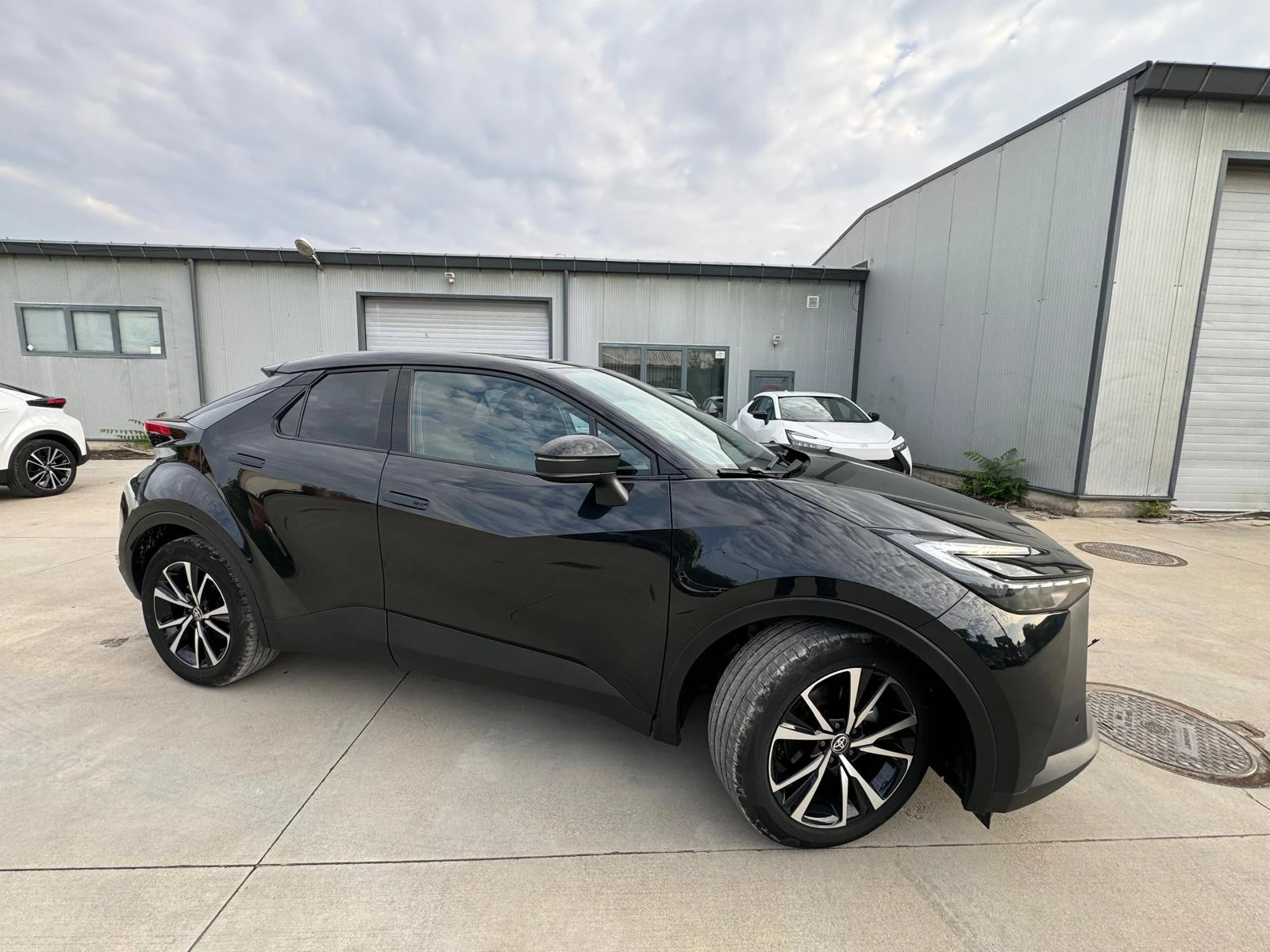 Toyota C-HR HYBRID 1.8, снимка 7 - Автомобили и джипове - 54821612