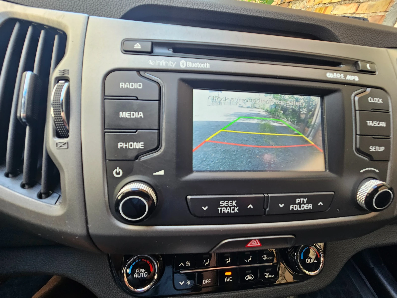 Kia Sportage, снимка 8 - Автомобили и джипове - 54823449