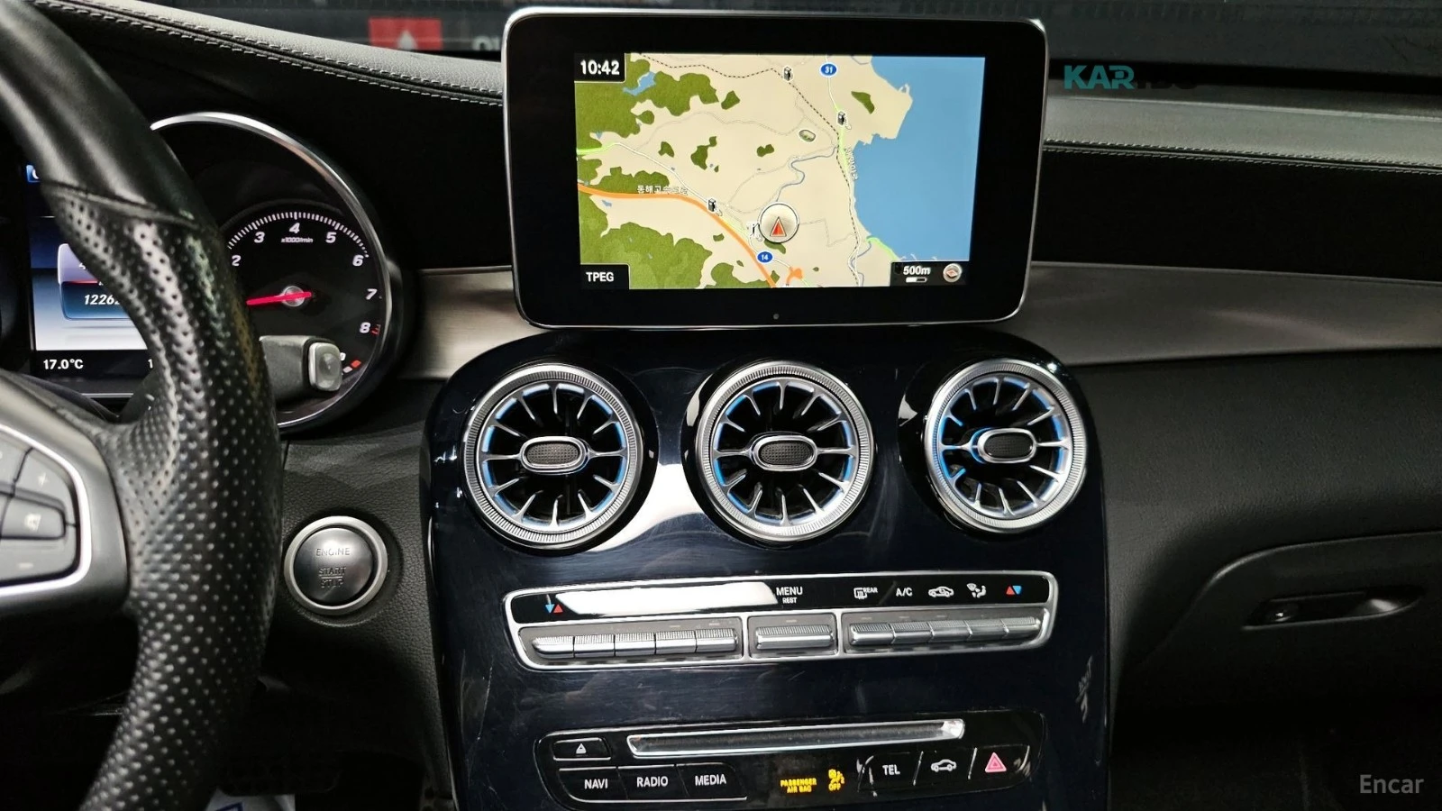 Mercedes-Benz GLC 300 4MATIC* AMG-LINE* 360CAMERA* SUNROOF* BURMESTER* , снимка 10 - Автомобили и джипове - 55258414