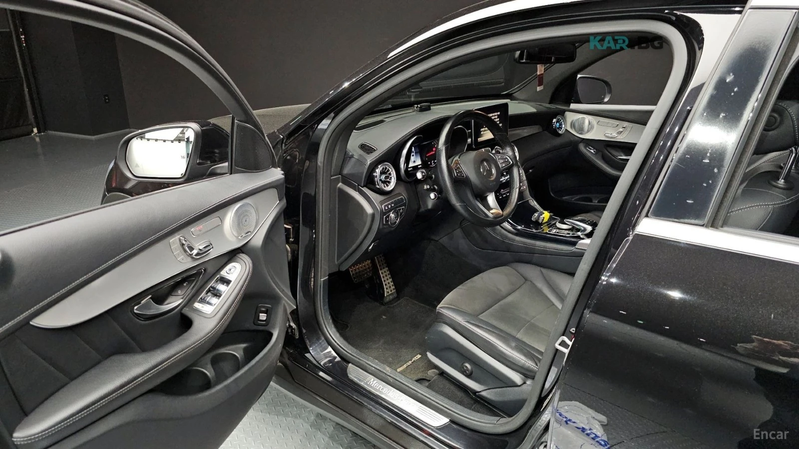 Mercedes-Benz GLC 300 4MATIC* AMG-LINE* 360CAMERA* SUNROOF* BURMESTER* , снимка 6 - Автомобили и джипове - 55258414