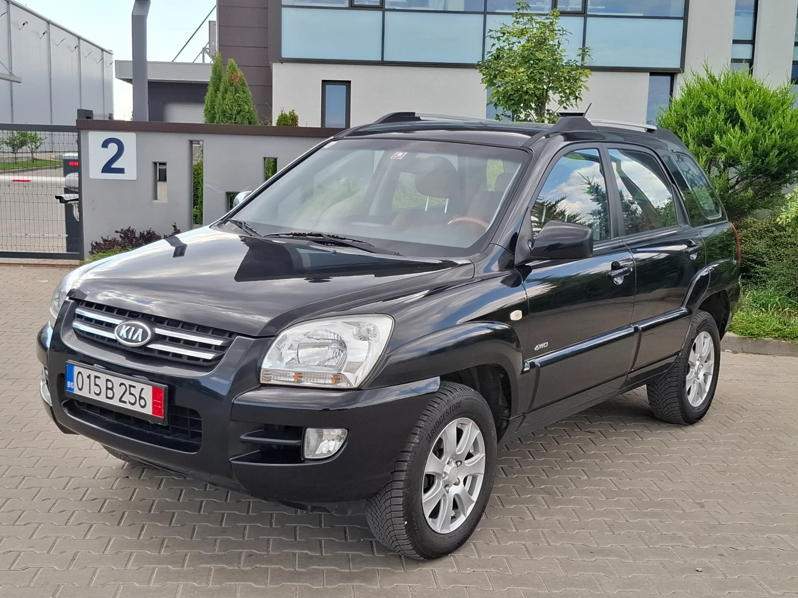 Kia Sportage 2.0I* (141)* КЛИМАТРОНИК* KOЖА* HOB BHOC* , снимка 4 - Автомобили и джипове - 55449841