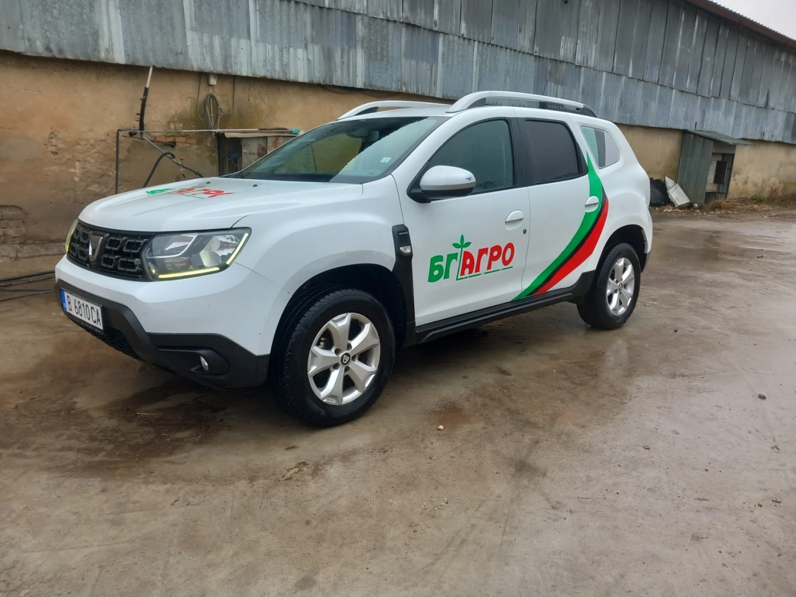 Dacia Duster, снимка 2 - Автомобили и джипове - 56480449