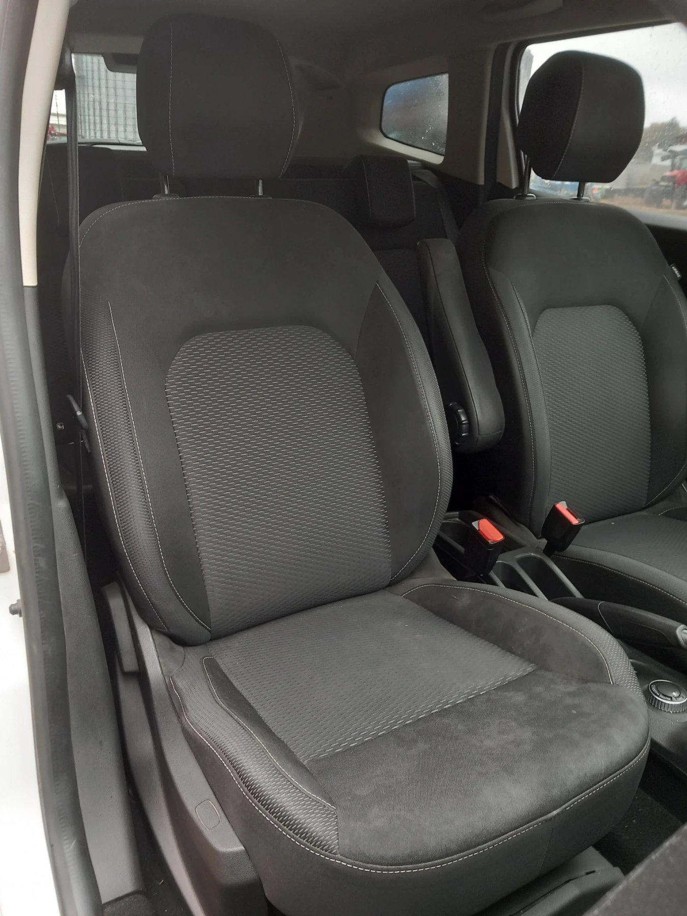 Dacia Duster, снимка 11 - Автомобили и джипове - 56480449