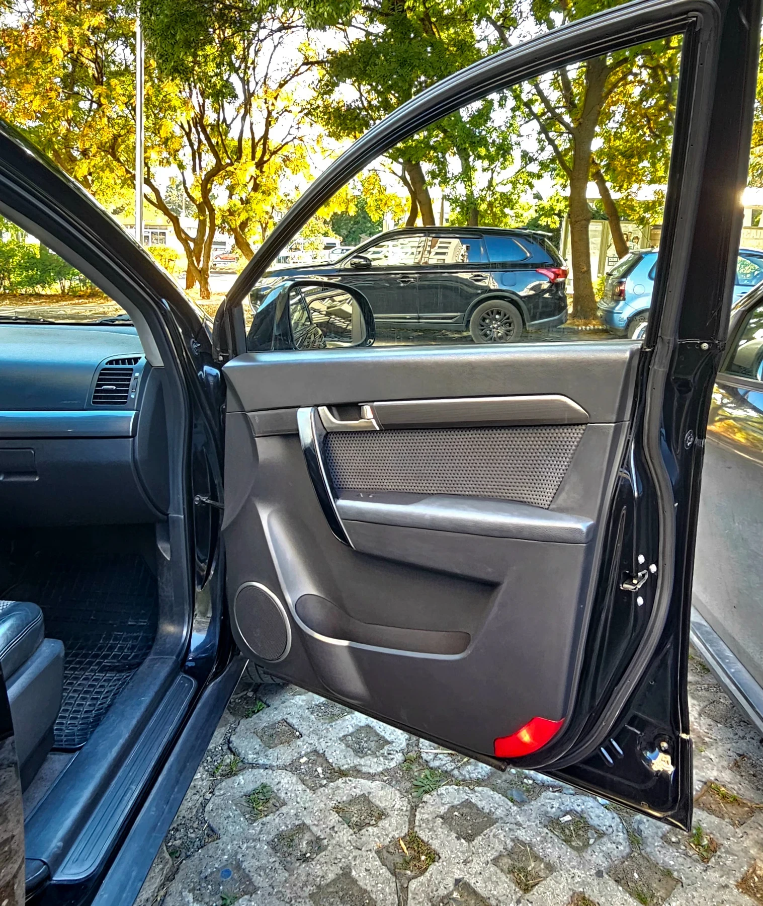 Chevrolet Captiva 2.4i, снимка 11 - Автомобили и джипове - 56637278