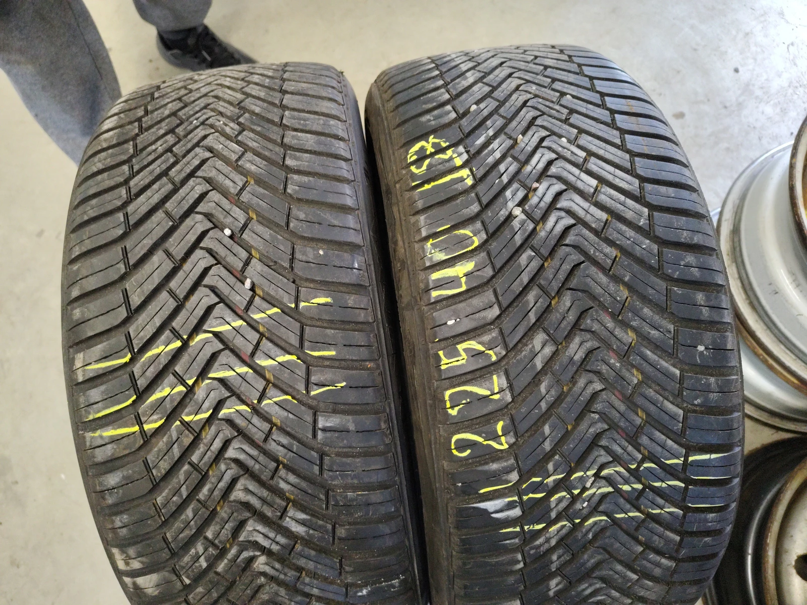  225/40R18 | Mobile.bg   3