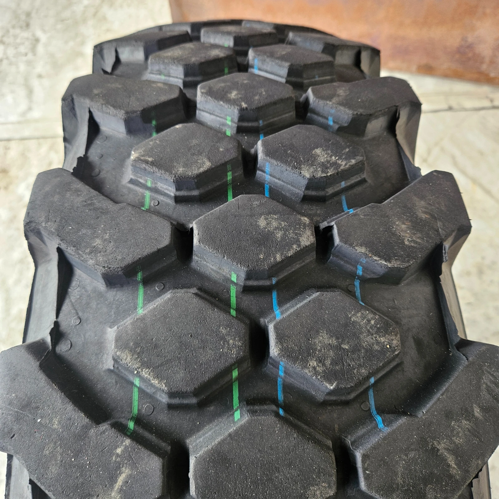 ���� 335/80R20 | Mobile.bg � ����������� 3