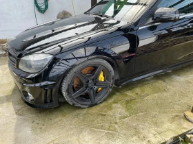 Mercedes-Benz C 63 AMG, снимка 2