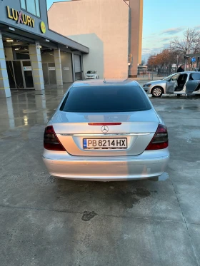 Mercedes-Benz E 320, снимка 8