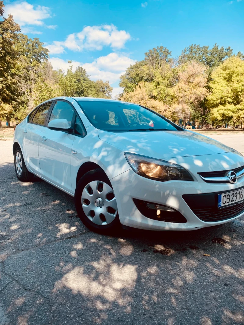 Opel Astra Sedan 1.6 diesel 110ph CDTI 6ск., снимка 5 - Автомобили и джипове - 46723922