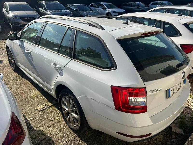 Skoda Octavia 1.6TDI, снимка 3 - Автомобили и джипове - 47934621