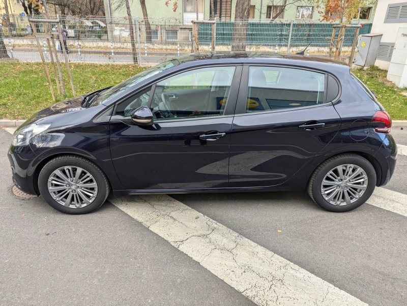 Peugeot 208, снимка 3 - Автомобили и джипове - 47956303